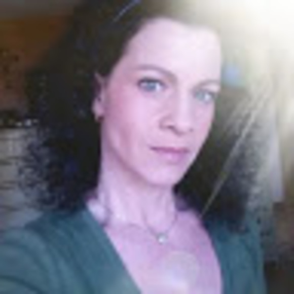 Meet your Posher, Janine - Picture 1 of 1